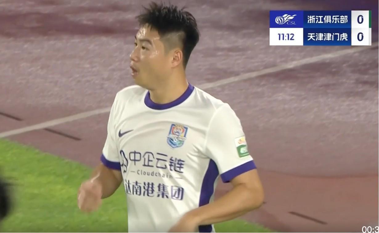 记者：津门虎球员王献钧被撞掉两颗门牙，杨帆也要去医院缝针